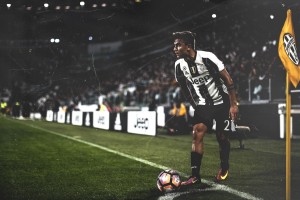 AC MILAN SPORTS全站-“亚戈·卡尔曼的突破性表现，助阿根廷美洲狮队重回顶级行列”