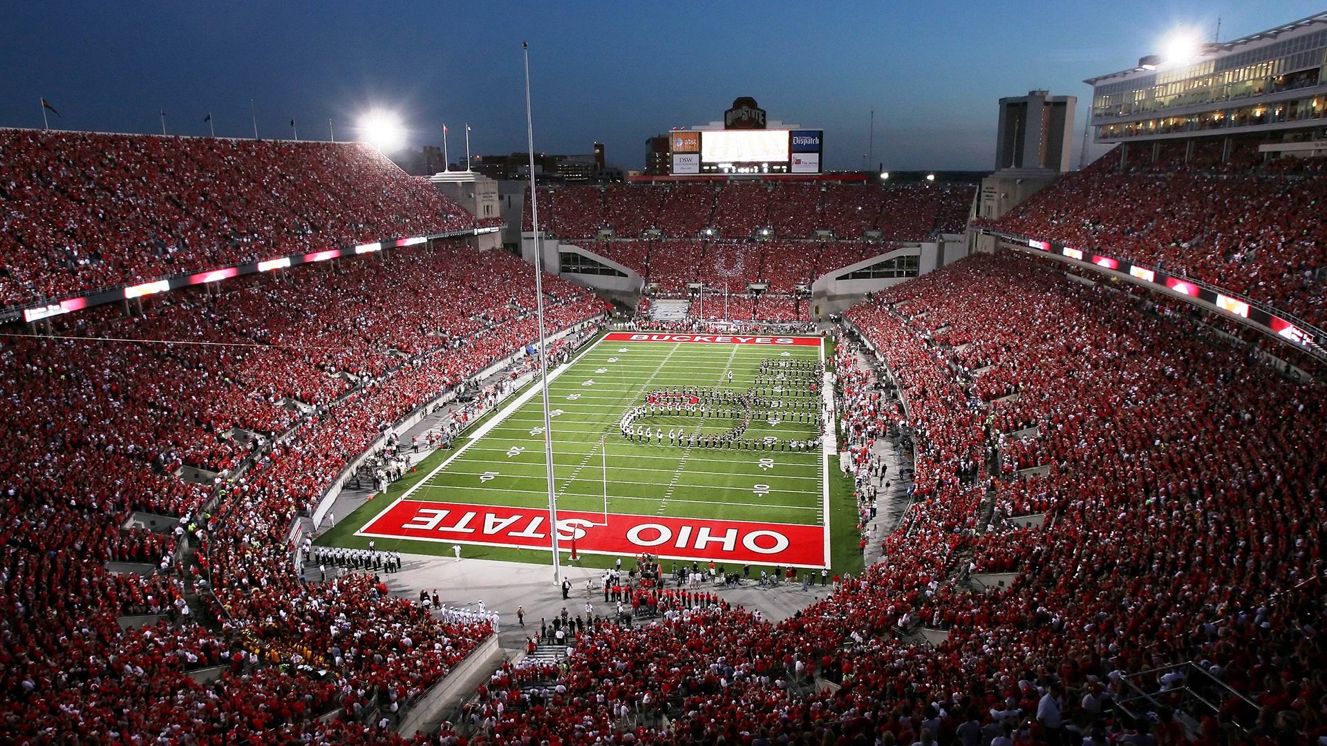 “城市体育护照·旅游城市版” 外地游客完成运动任务得纪念章