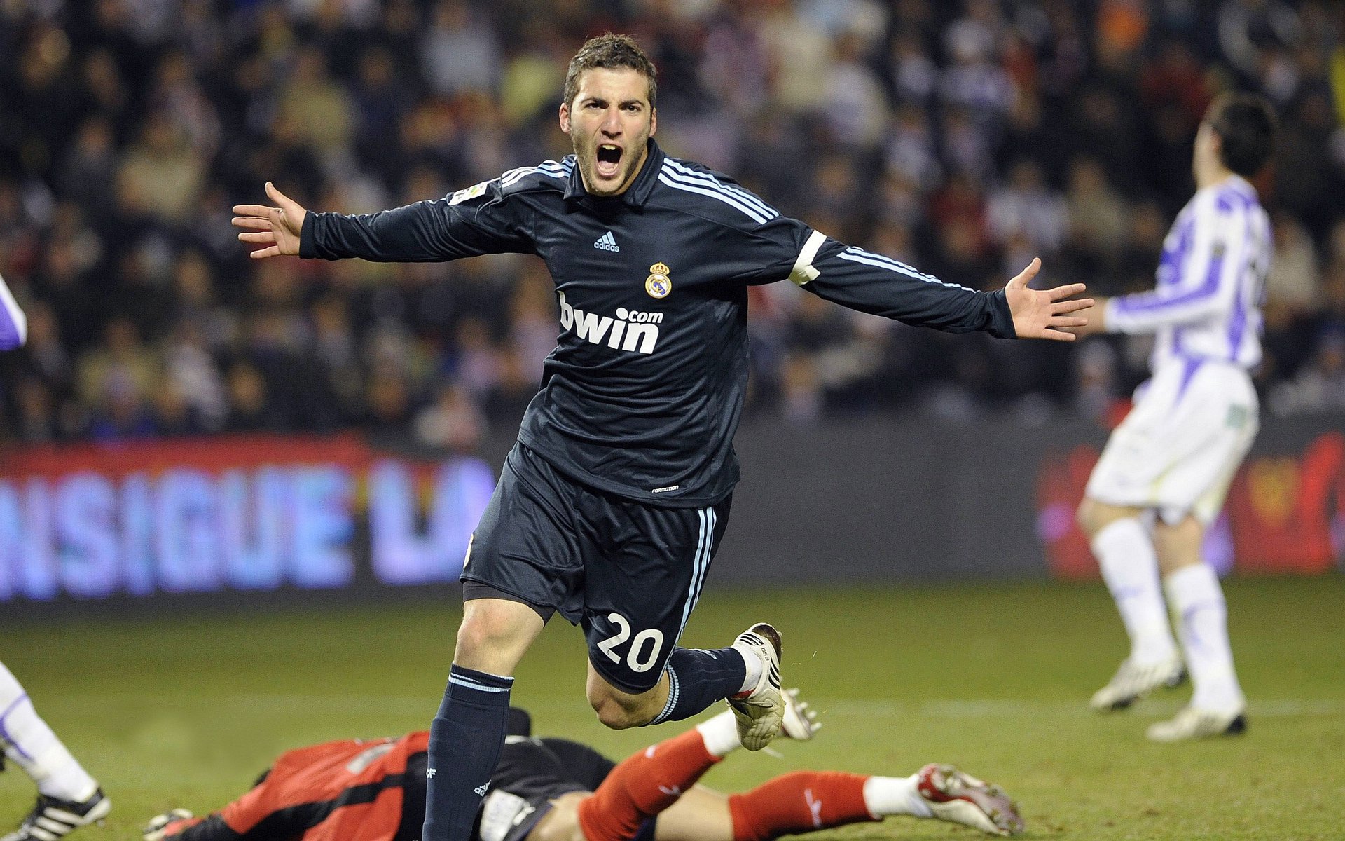 全国攀岩锦标赛速度赛 中国选手强势包揽前四名